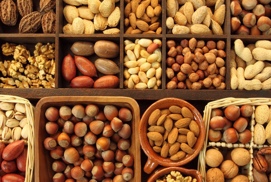 Dry Fruit Guide: Types, Gifts, Mixes and Buying Tips